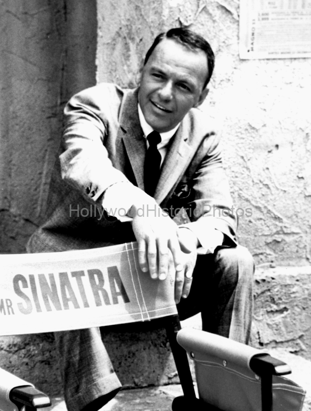 Frank Sinatra 1967 On the set of Tony Rome WM.jpg